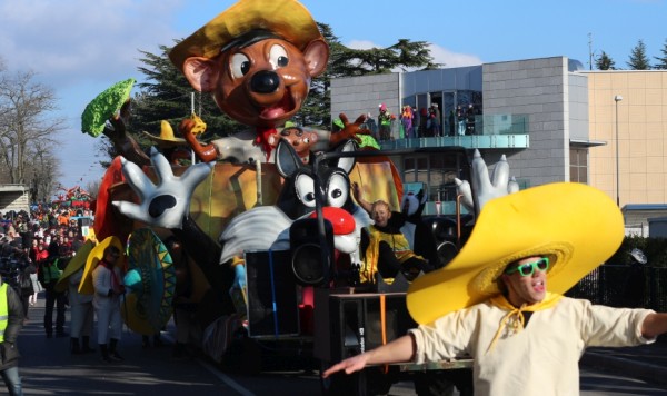 Co il gatto non xe i topi balla