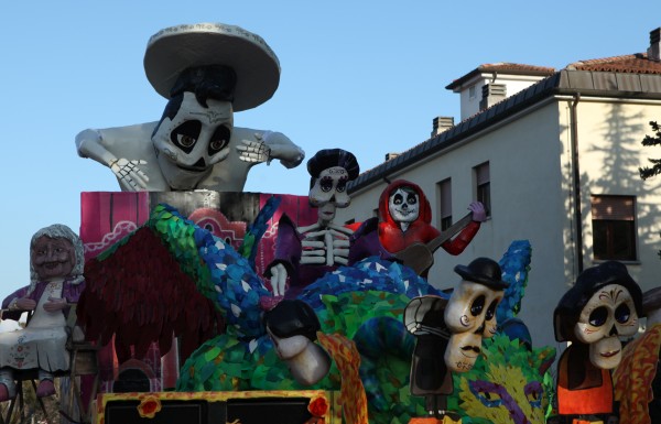 Anche se il mondo va a rodoloni ... Salvemo almeno le tradizioni