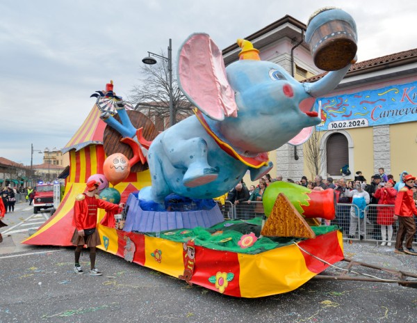Sen nomalo Dumbo anu nisen prou ljip, ma kamer sen jest pljise ciu svjit