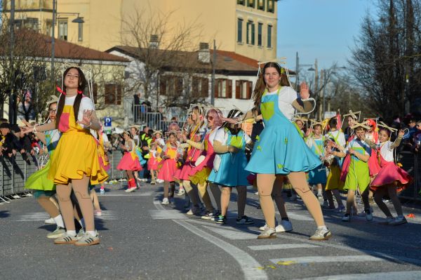 Siamo tutti marionette della nostra società?